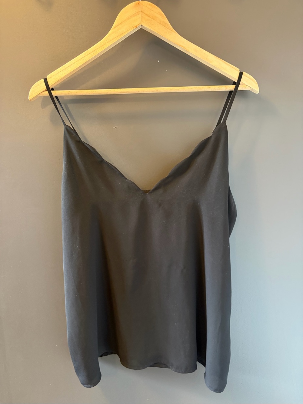 Scalloped Black Cami Top Women’s size Medium